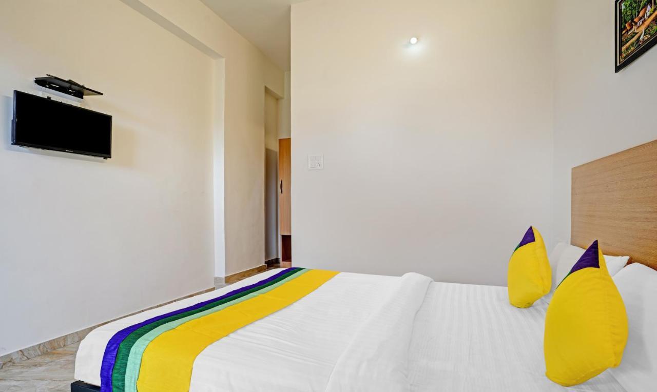 Itsy Hotels Flowers Park ナーシク エクステリア 写真