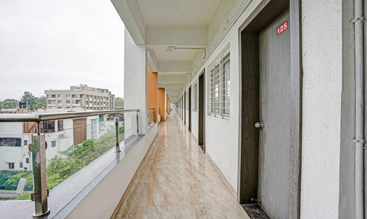 Itsy Hotels Flowers Park ナーシク エクステリア 写真
